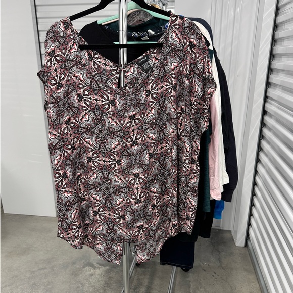 Torrid | Georgette Top in Black and Red Pattern with Back Button Detail | size 3 - Picture 1 of 3